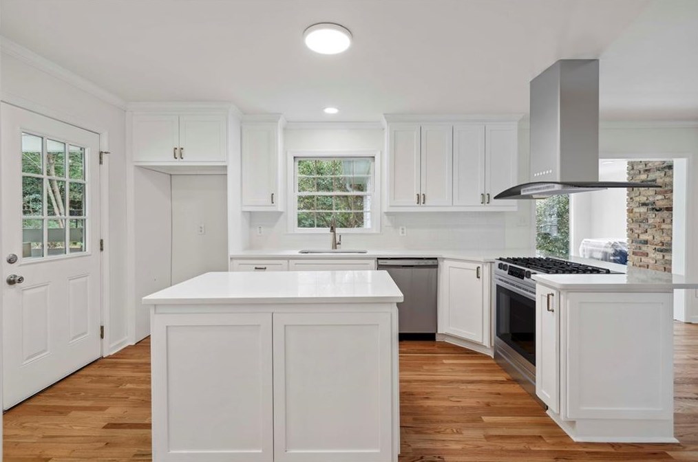 2889 Bonanza Dr, Decatur GA  30033-1509 exterior