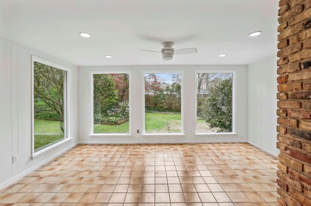 2889 Bonanza Dr, Decatur GA  30033-1509 exterior