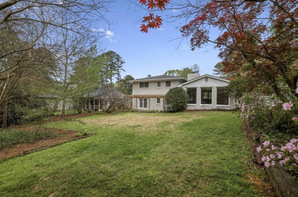 2889 Bonanza Dr, Decatur GA  30033-1509 exterior