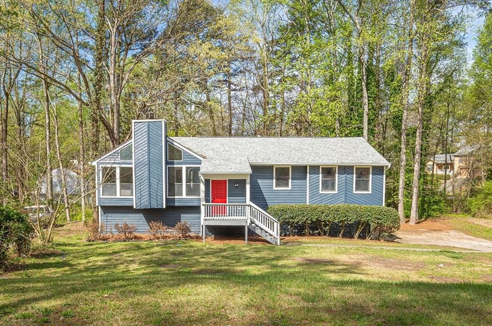 5286 Walker Rd, Stone Mountain, GA 30088-2216