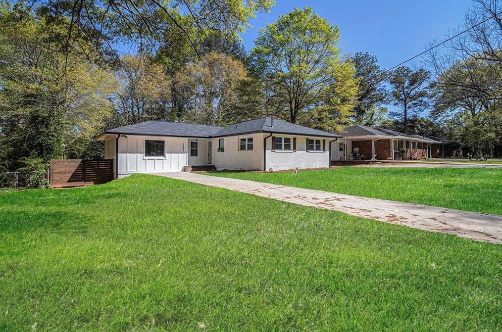 1902 Derrill Dr, Decatur GA  30032-7003 exterior