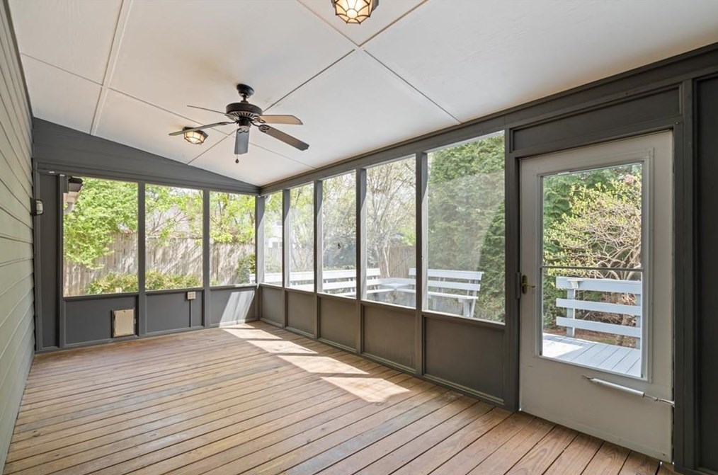 528 Hilldale Dr, Decatur GA  30030-3828 exterior