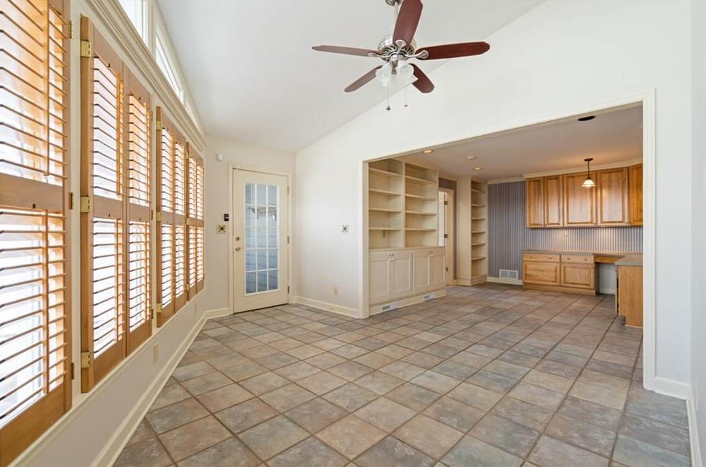 528 Hilldale Dr, Decatur GA  30030-3828 exterior