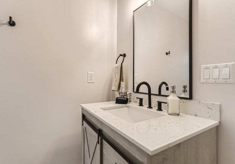 2083 Glendale Dr, Decatur GA  30032-5807 exterior