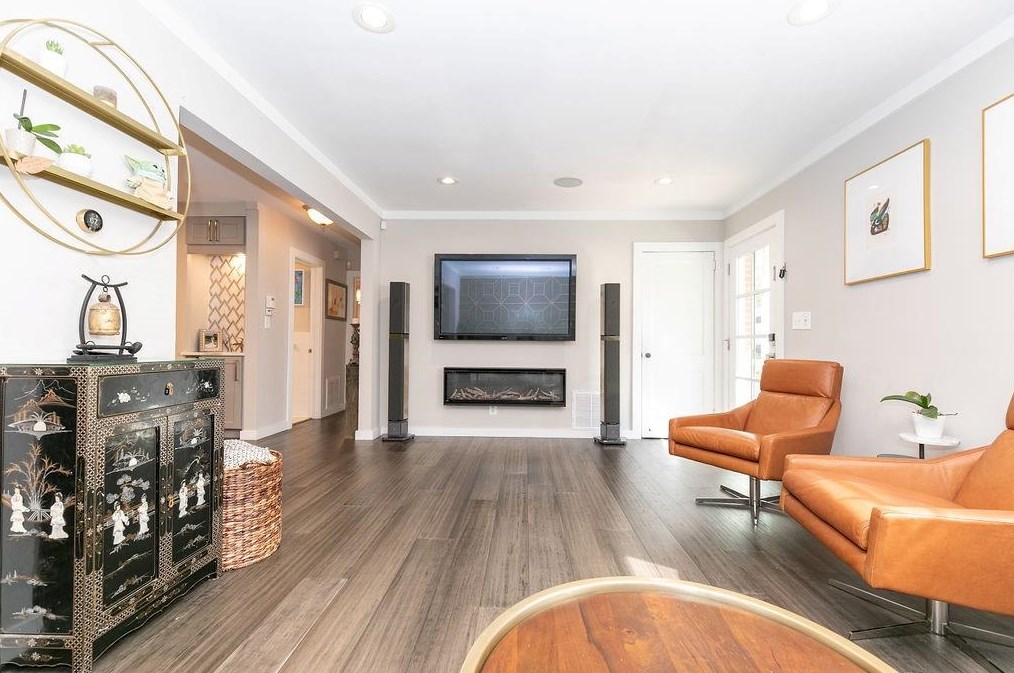 1538 Deerwood Dr, Decatur GA  30030-4516 exterior