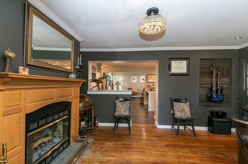 1538 Deerwood Dr, Decatur GA  30030-4516 exterior