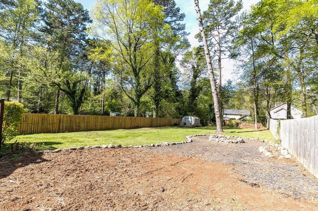 1538 Deerwood Dr, Decatur GA  30030-4516 exterior