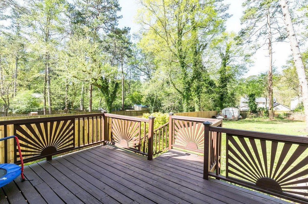 1538 Deerwood Dr, Decatur GA  30030-4516 exterior