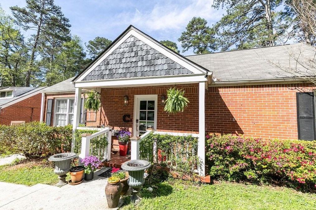1538 Deerwood Dr, Decatur, GA 30030-4516