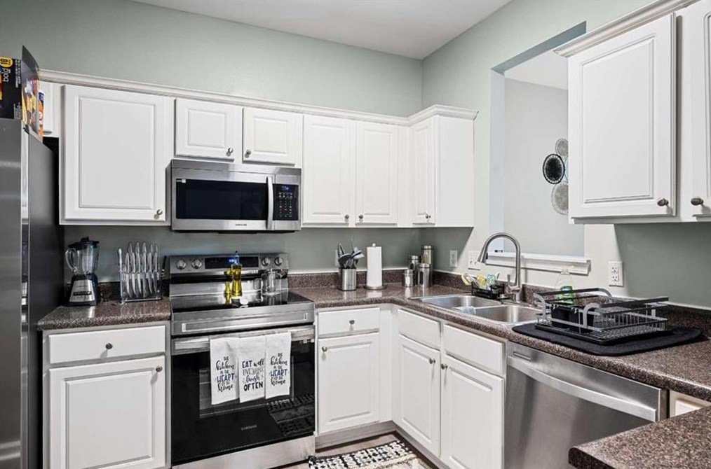 3294 Sheffield Cir, Decatur GA  30032-5976 exterior