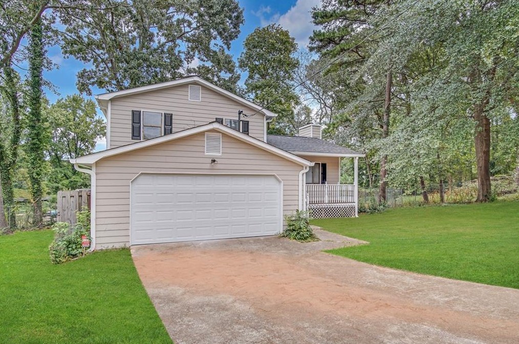 446 Jaywood Dr, Stone Mountain, GA 30083