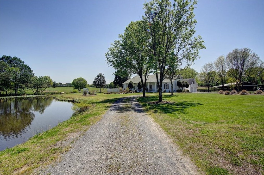 167 Mccreary Rd, Calhoun GA  30701-4417 exterior