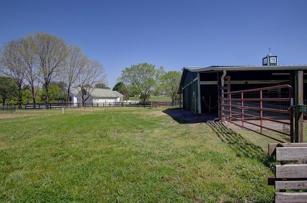 167 Mccreary Rd, Calhoun GA  30701-4417 exterior