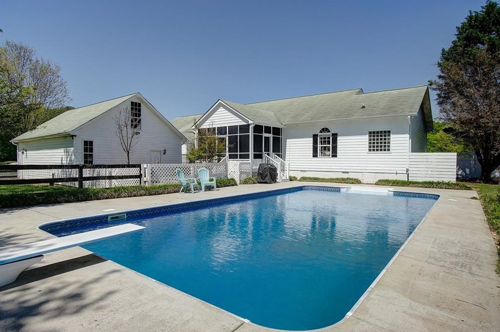 167 Mccreary Rd, Calhoun GA  30701-4417 exterior