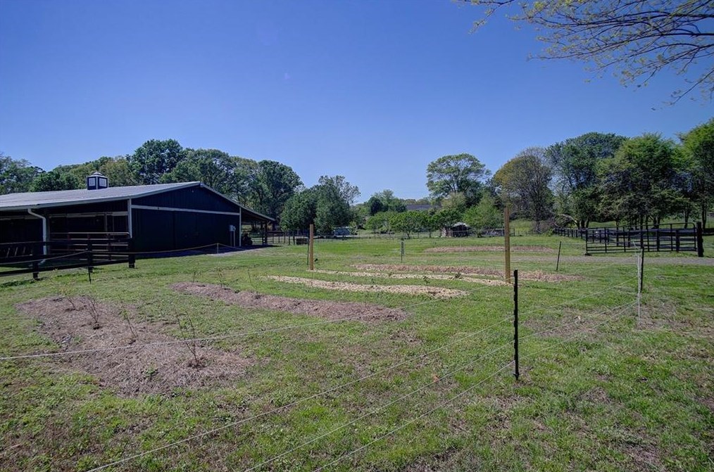 167 Mccreary Rd, Calhoun GA  30701-4417 exterior