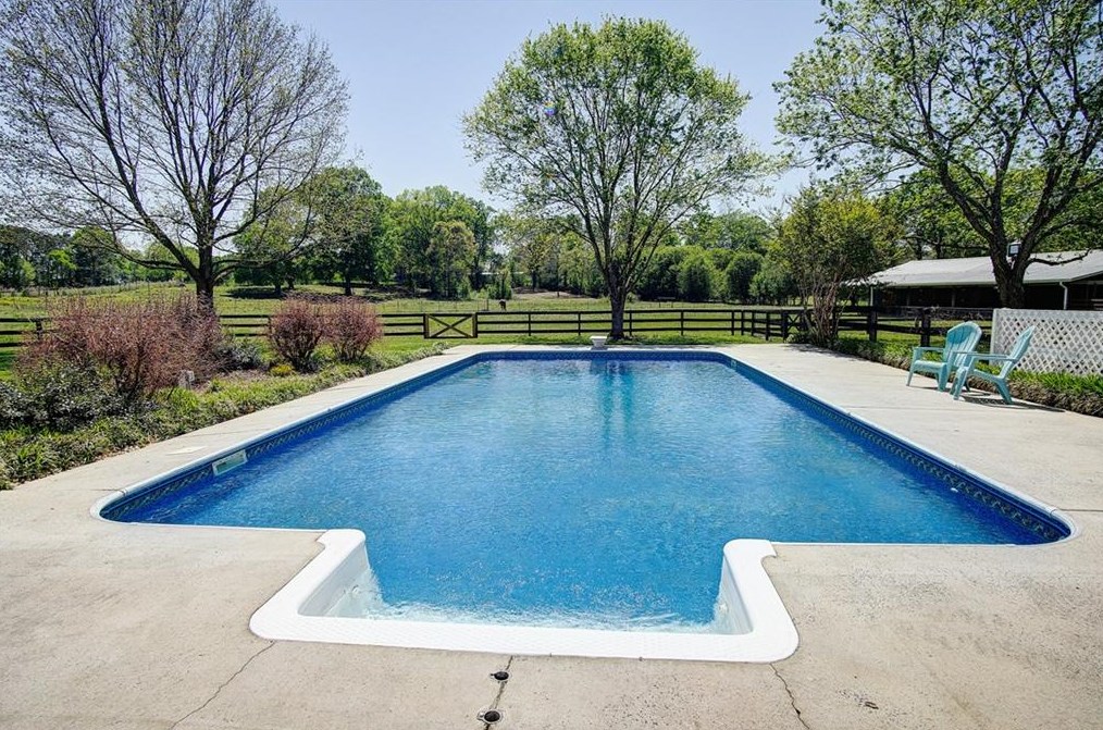 167 Mccreary Rd, Calhoun GA  30701-4417 exterior