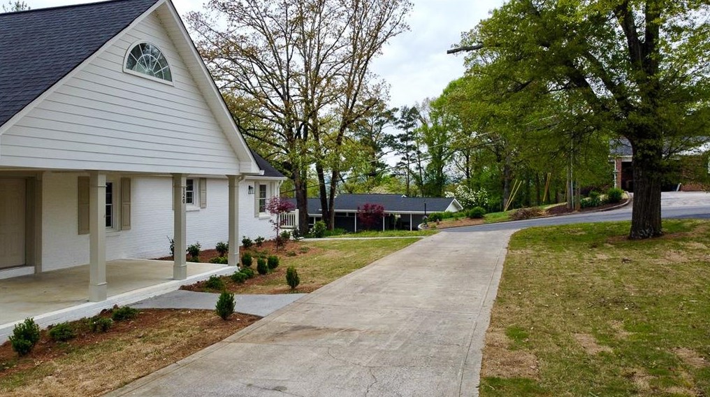 120 Buena Vista Dr, Calhoun, GA 30701