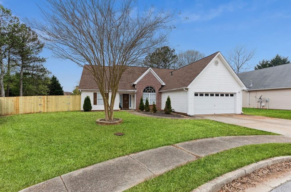 900 Harbins View Dr, Dacula, GA 30019