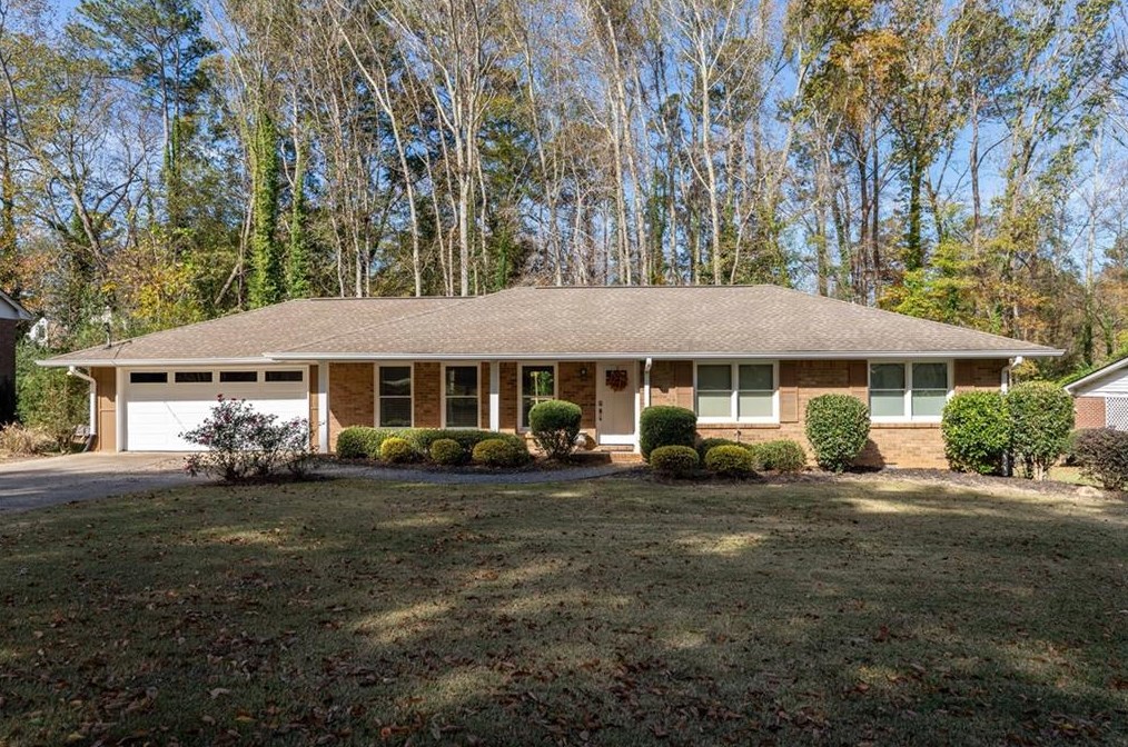184 Cold Creek Dr, Alpharetta, GA 30009-3604