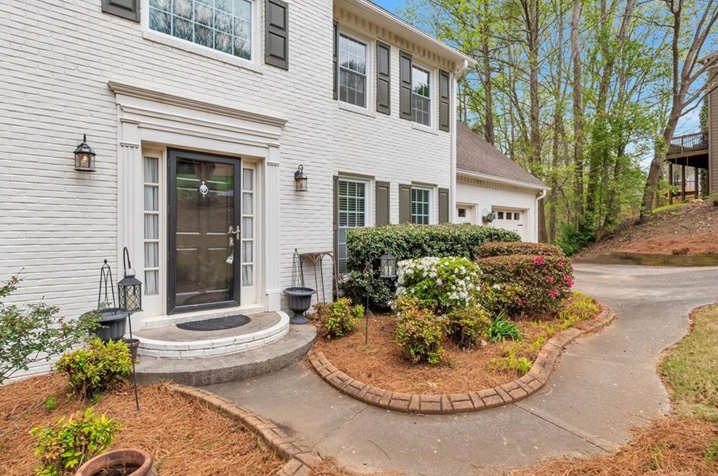 1821 Yorkshire Dr, Holly Springs, GA 30189-3572