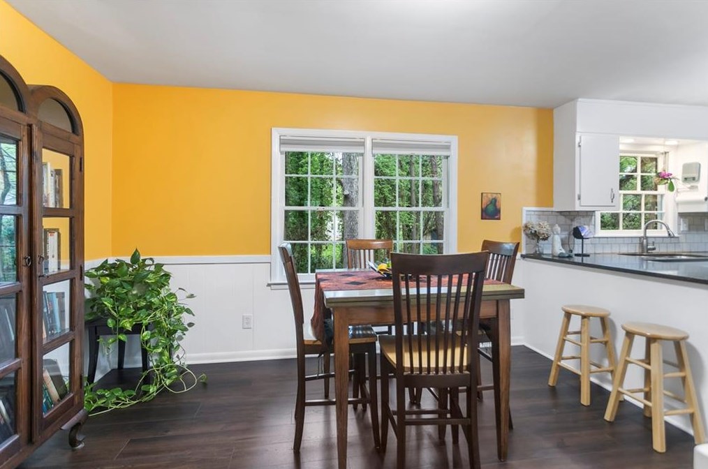 3170 Sprucewood Dr, Decatur GA  30033-2506 exterior