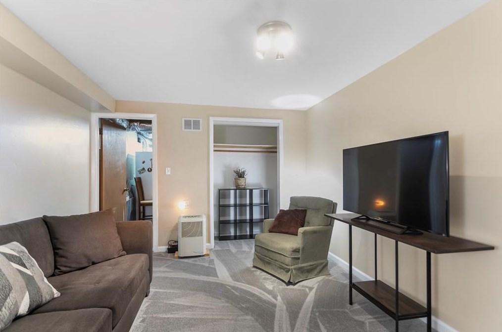 3170 Sprucewood Dr, Decatur GA  30033-2506 exterior