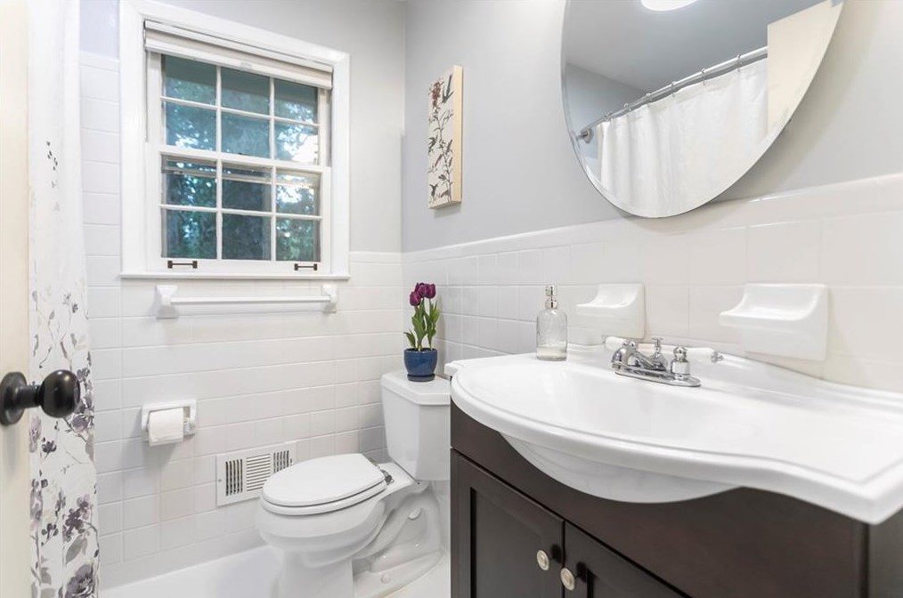 3170 Sprucewood Dr, Decatur GA  30033-2506 exterior