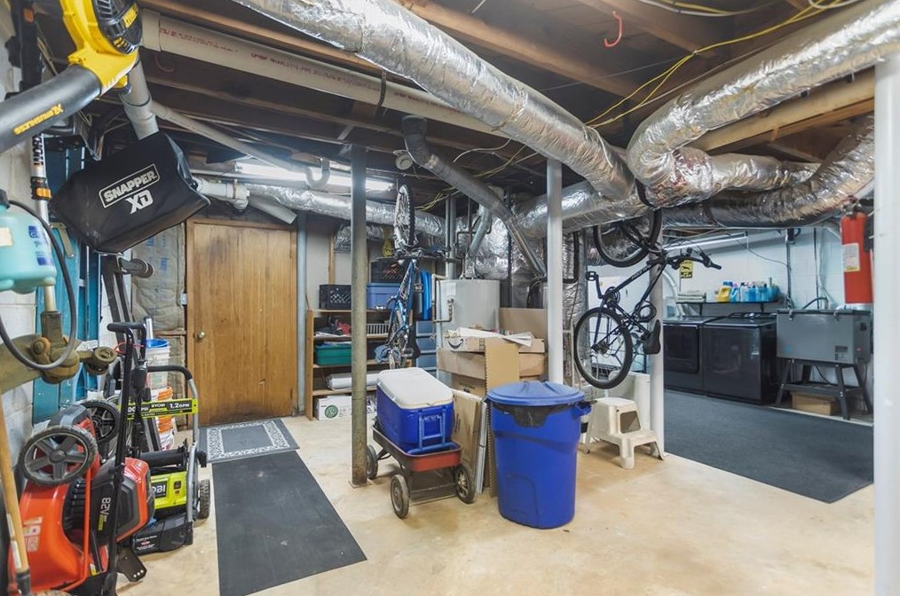 3170 Sprucewood Dr, Decatur GA  30033-2506 exterior