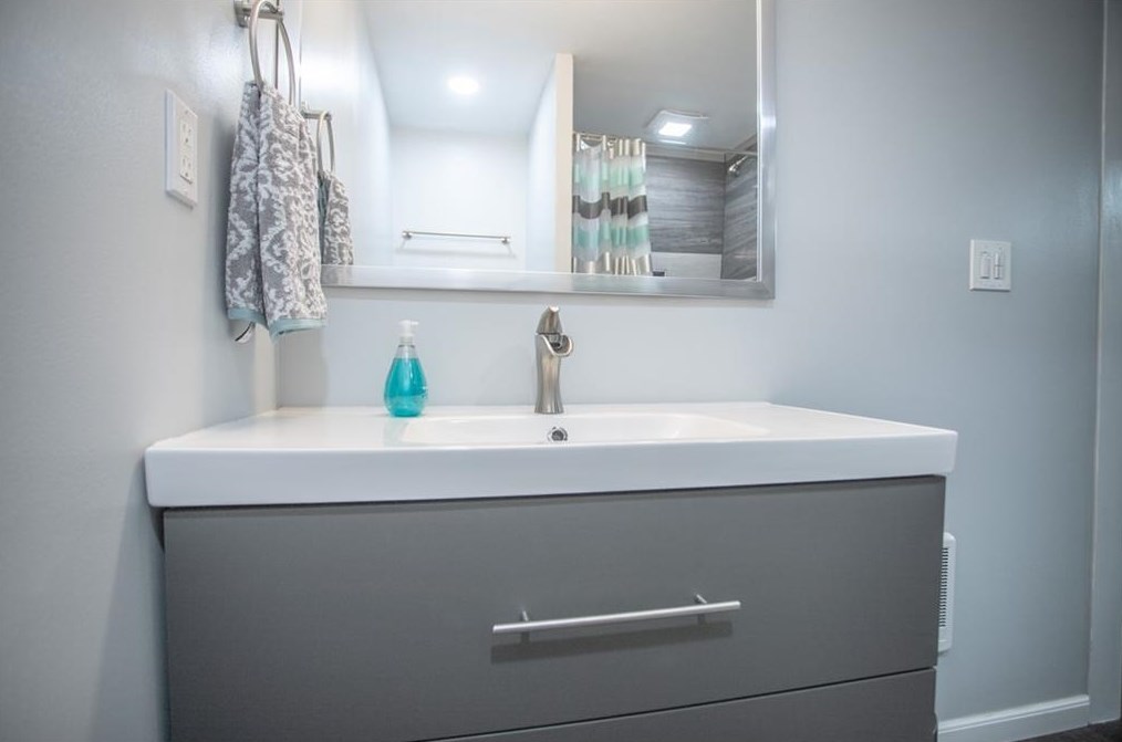 3170 Sprucewood Dr, Decatur GA  30033-2506 exterior