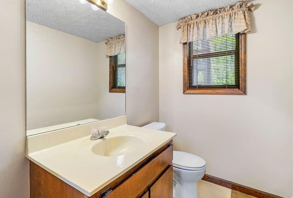 4201 Charleston Trl, Smyrna GA  30080-6427 exterior