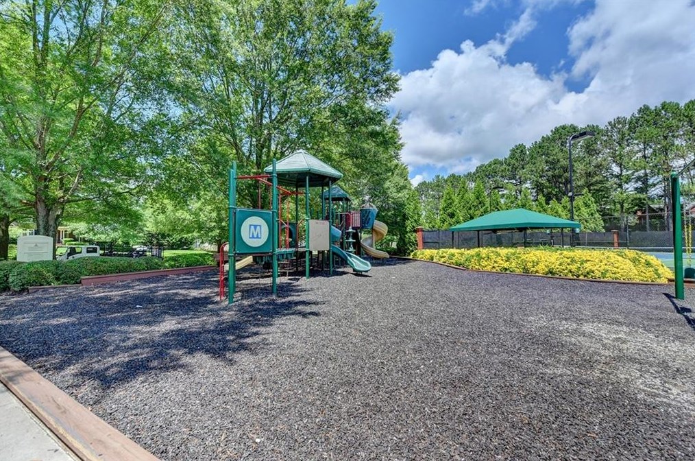 410 Overhill Bnd, Alpharetta GA  30005-8974 exterior