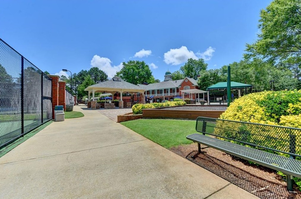 410 Overhill Bnd, Alpharetta GA  30005-8974 exterior