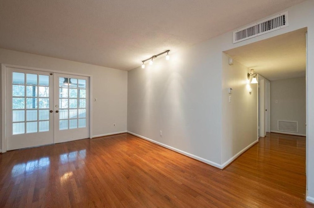 82 Adrian Pl Nw, Atlanta, GA 30327