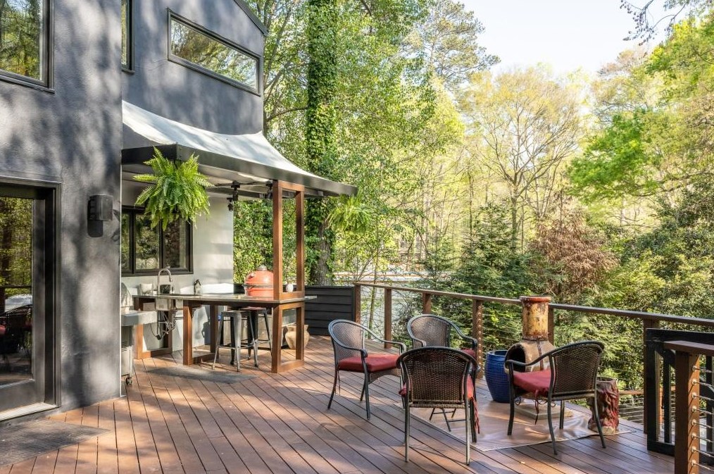 1042 Nawench Dr, Atlanta GA  30327-1340 exterior