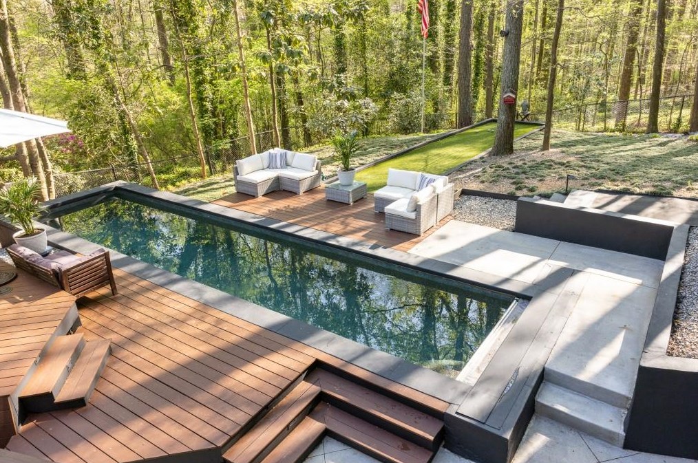 1042 Nawench Dr, Atlanta GA  30327-1340 exterior