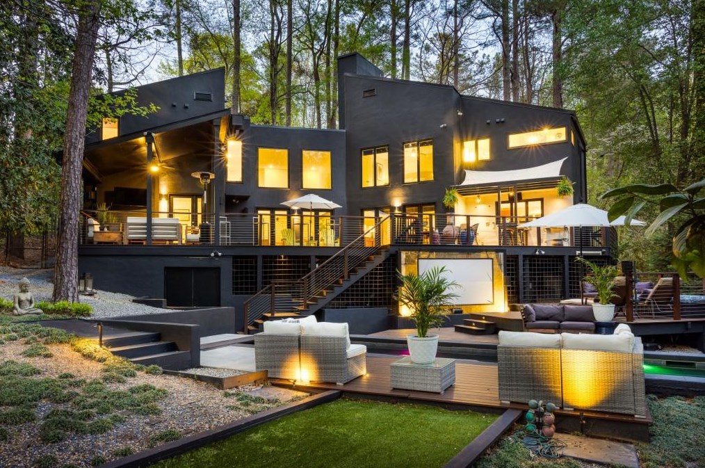 1042 Nawench Dr, Atlanta GA  30327-1340 exterior