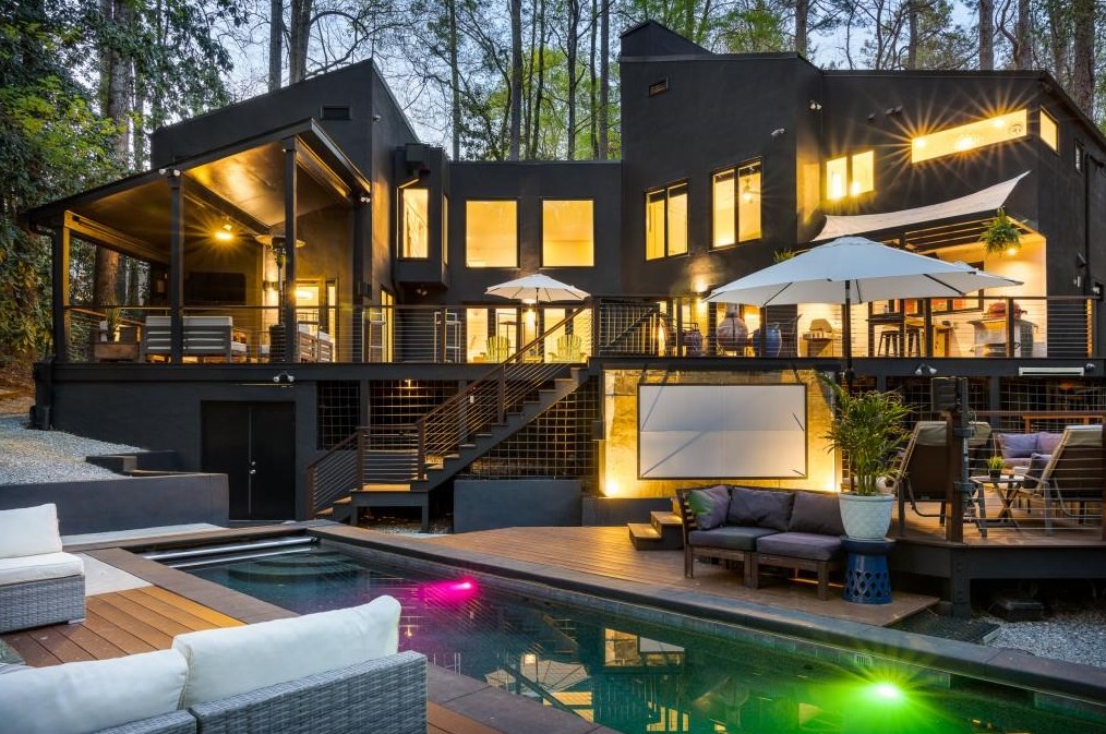 1042 Nawench Dr, Atlanta GA  30327-1340 exterior