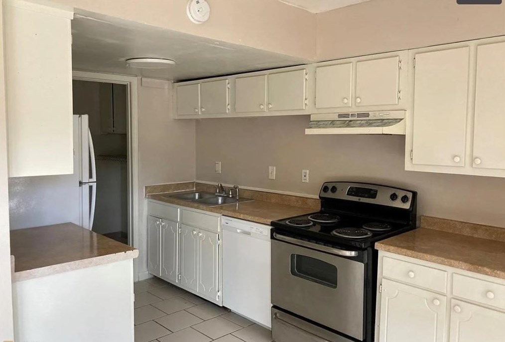 3254 Strawberry Ln, Decatur GA  30034-4138 exterior