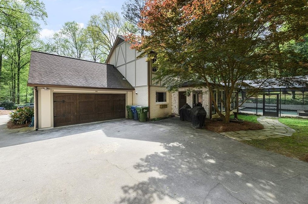 4384 Whitewater Creek Rd, Atlanta GA  30327-3958 exterior