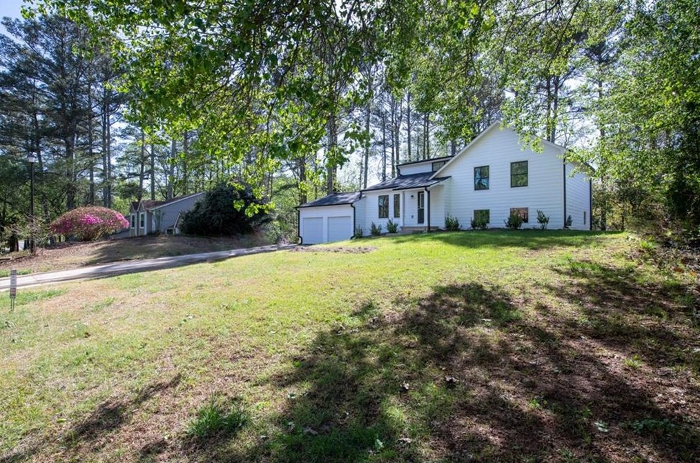 140 Sheringham Dr, Roswell, GA 30076