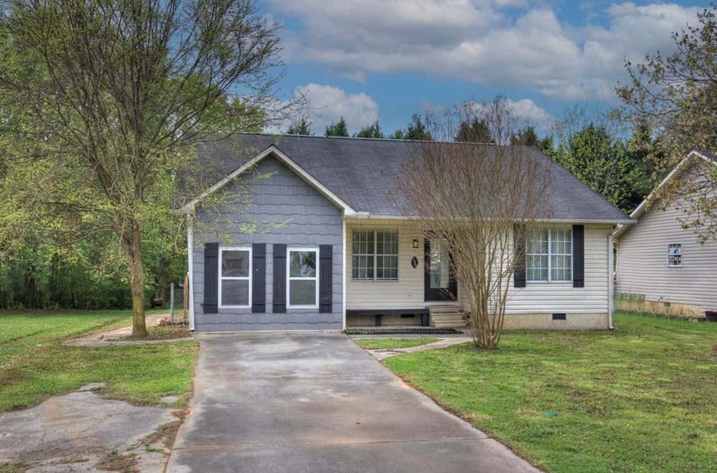 129 Northview Dr, Calhoun, GA 30701-8520