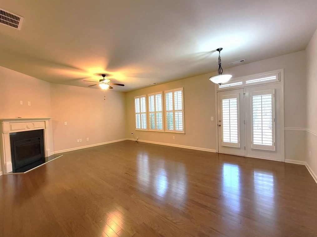 1537 Creek Bend Ln, Lawrenceville GA  30043-7871 exterior