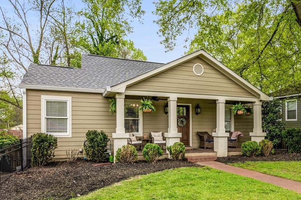 1451 Walker Ave, Atlanta GA  30337-1558 exterior