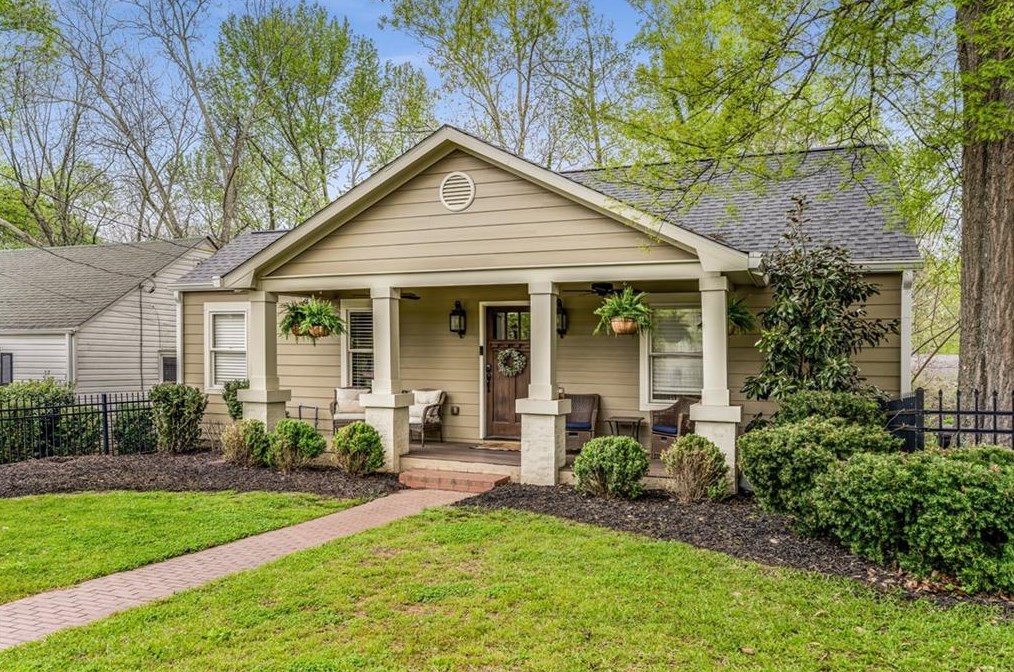 1451 Walker Ave, Atlanta GA  30337-1558 exterior