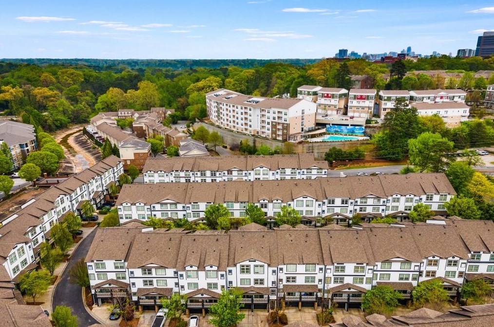 221 Semel Cir, Atlanta GA  30309-1931 exterior