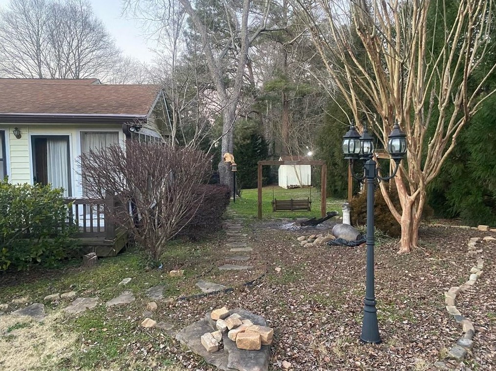 2782 Timber Valley Dr, Douglasville, GA 30135-1858