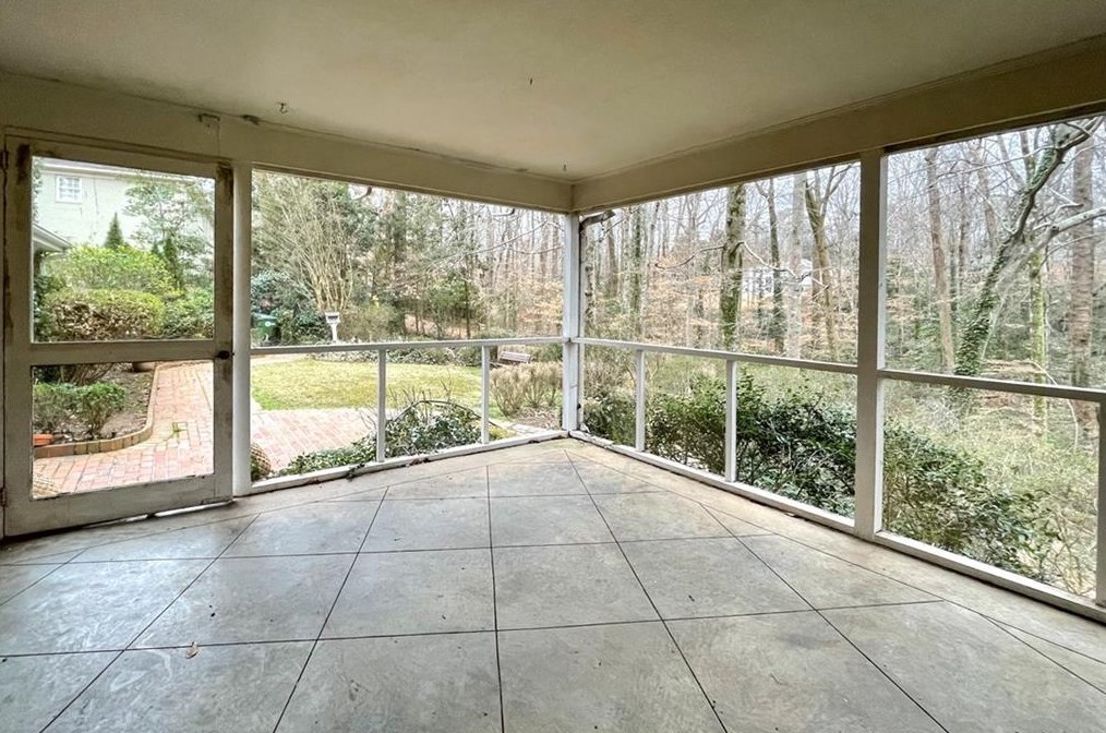 3640 Paces Valley Rd, Atlanta GA  30327-3206 exterior