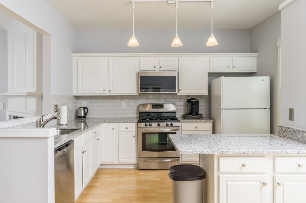 3433 Lathenview Ct, Alpharetta GA  30004-6191 exterior