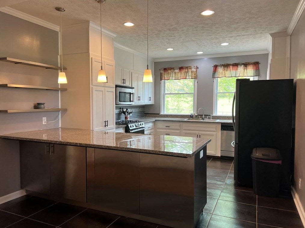 1 Park St, Cave Spring, GA 30124