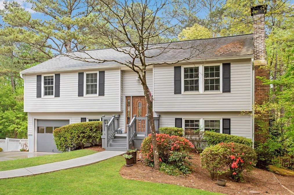 210 Pinehurst Ln, Marietta, GA 30068
